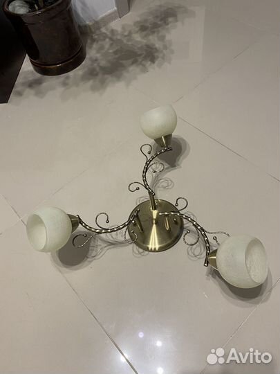 Люстра на 3 лампы Е14
