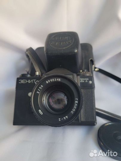 Пленочный фотоаппарат зенит