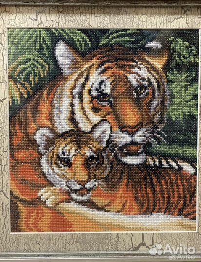 Картина ручной работы, вышитая крестиком