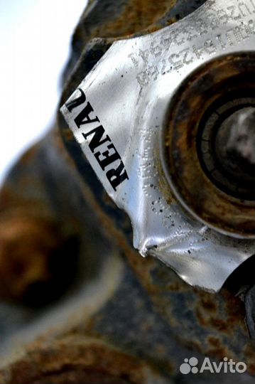 Суппорт переднего моста, левый renault trucks Prem