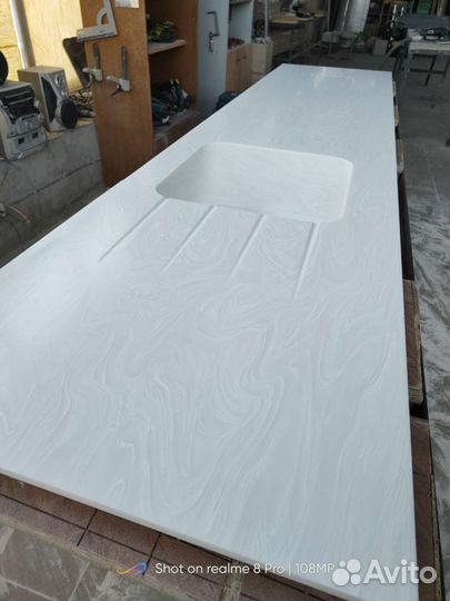 Столешницы с мойками из искусственного камня