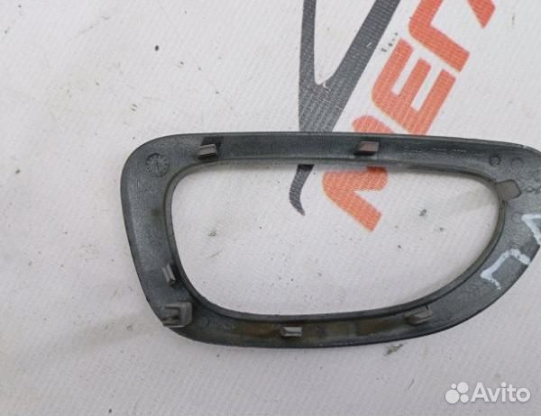 Накладка внутренней ручки двери левая Peugeot 307
