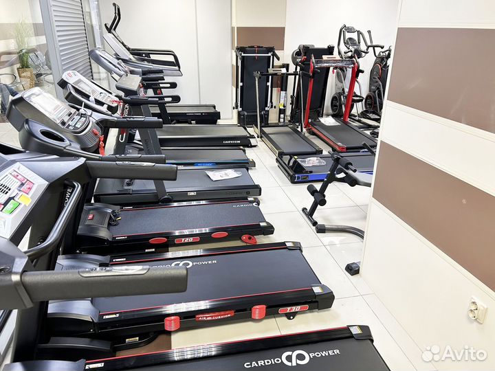 Беговые дорожки и эллиптические тренажеры шоу-рум
