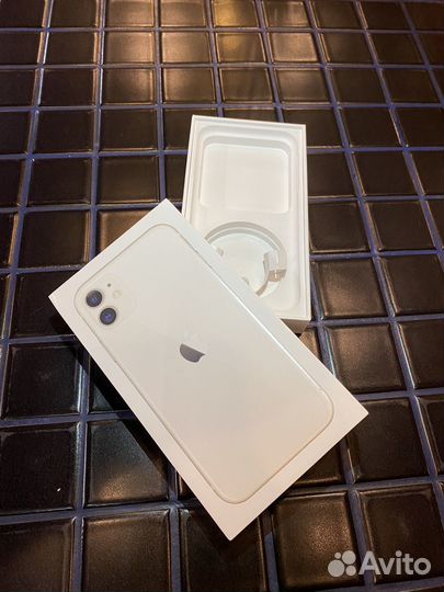 Коробка от iPhone 11