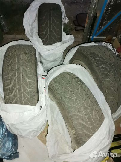 Резина зимняя 225/55/17