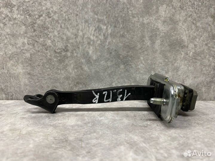 Ограничитель открывания двери передней правой Kia