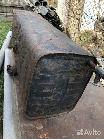 Бак для грузовых автомобилей