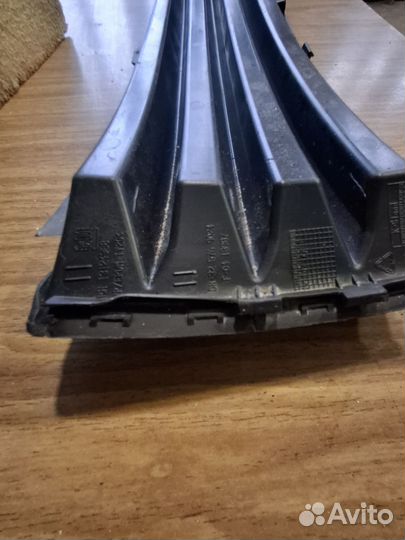 Опель Зафира б решётка бампера переднего правая