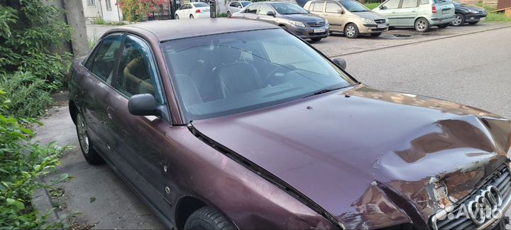 Audi A4 1.8 МТ, 1995, битый, 500 000 км