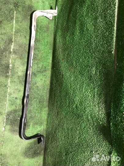 Усилитель бампера передний Ford Focus MK1 eydk 1.8