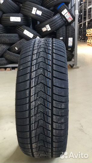 Tracmax X-Privilo S330 275/45 R21 110V