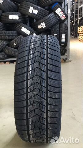 Tracmax X-Privilo S330 275/45 R21 110V