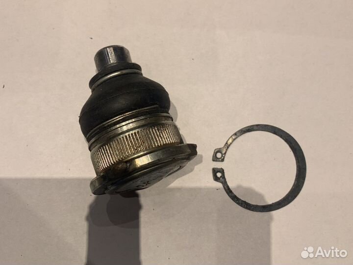 Шаровая опора новая Nissan/Renault