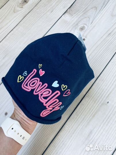 Новая шапочка OVS. Италия (46-48 размер)