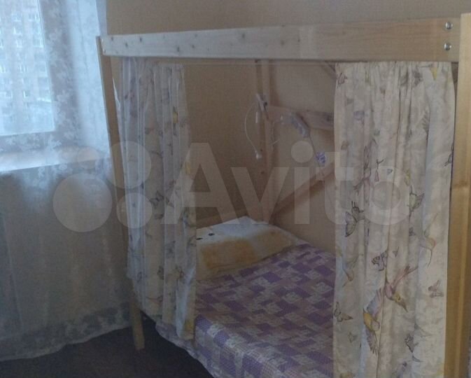 Комната 25 м² в 4-к., 8/8 эт.