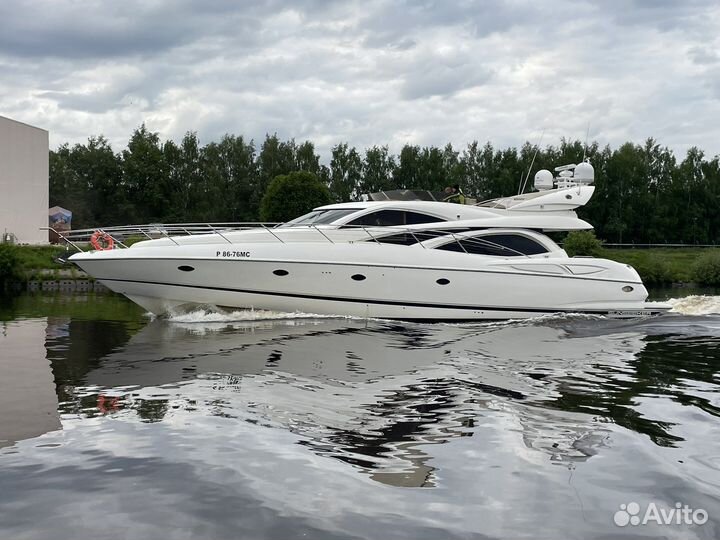 Аренда моторной яхты Sunseekeer 64 в Москве