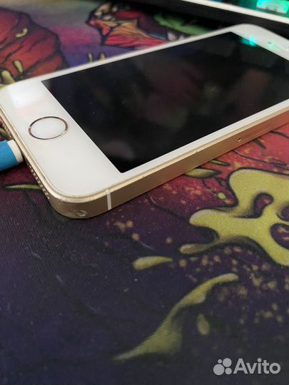 iPhone SE, 32 ГБ