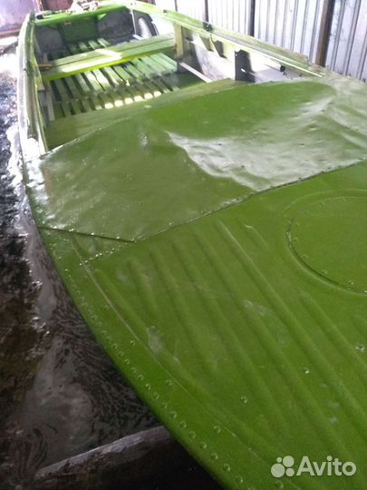 Лодка с мотором