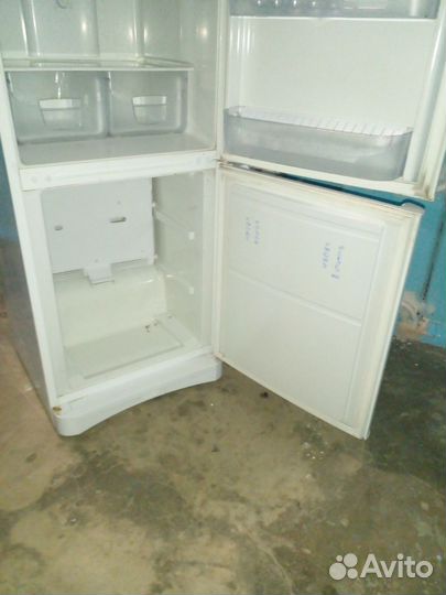 Холодильник indesit