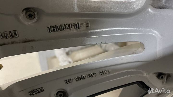 1 Диск audi q7 q8 r22 4M8 601025 AN