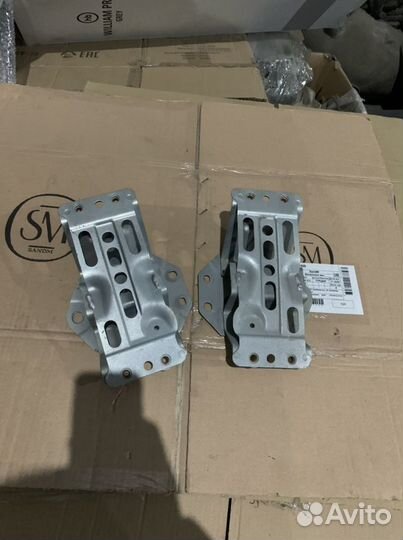 Кронштейн заднего усилителя Toyota Avensis 250 03