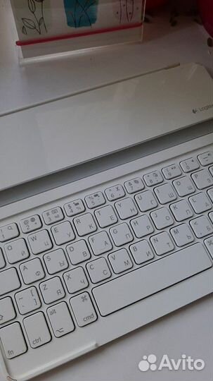 Клавиатура Logitech для iPad