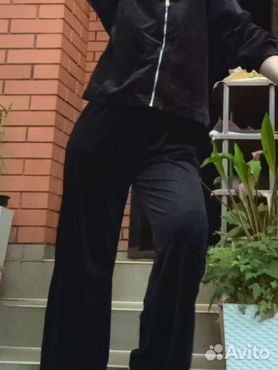 Женский спортивный костюм