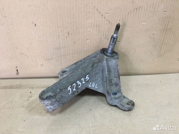 Кронштейн МКПП Renault Logan 1