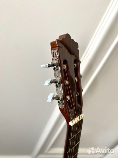 Классическая гитара Dean