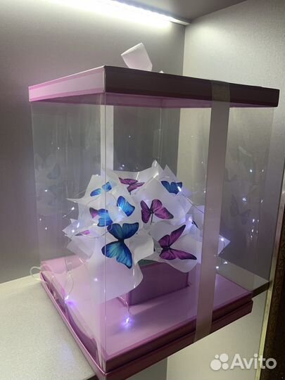 Букет из бабочек в коробке