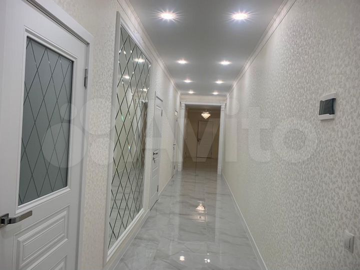 4-к. квартира, 144 м², 4/7 эт.