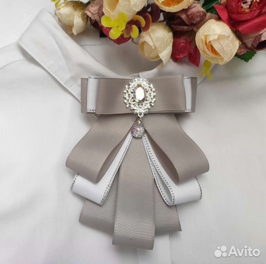 Галстук - брошь