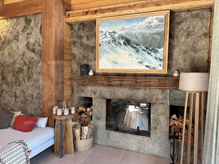 Дом 250 м² на участке 8 сот.