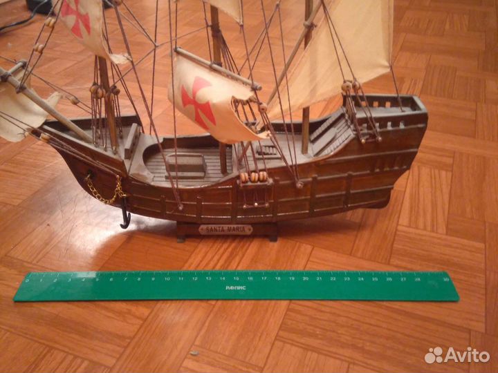 Модель корабля деревянная