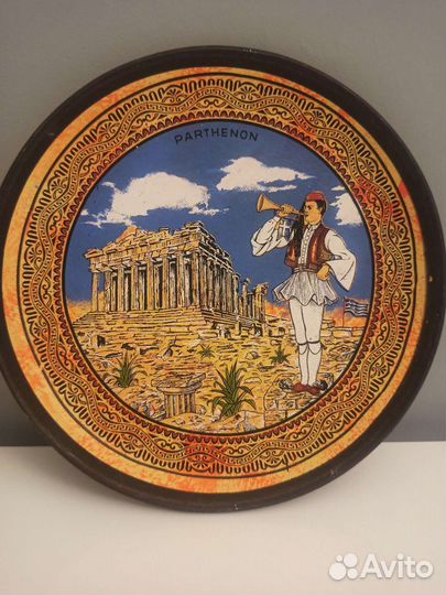 Настенная тарелка