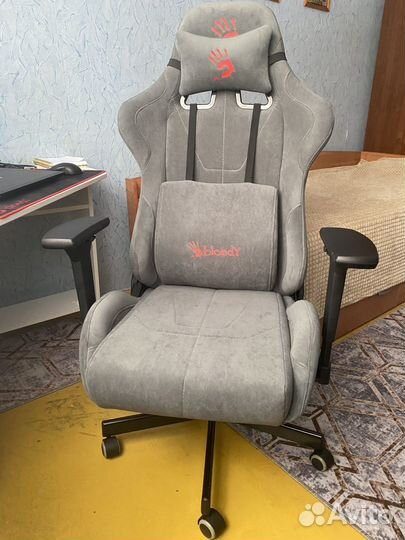 Компьютерное кресло bloody gc 740