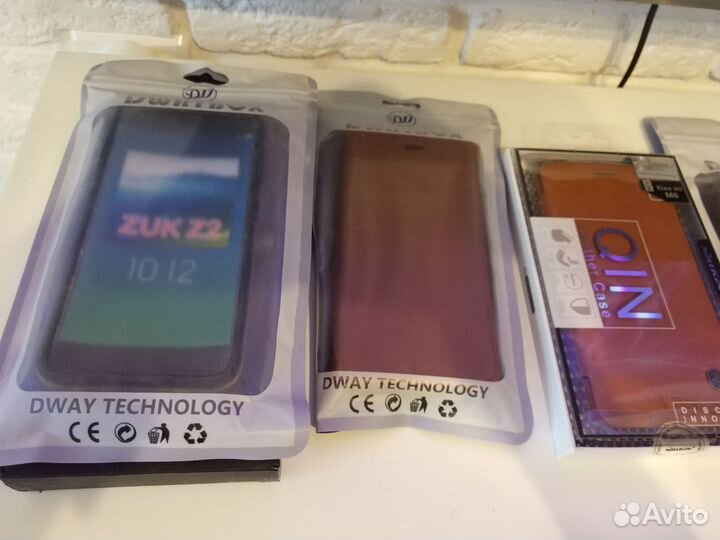 Чехлы на телефоны разные