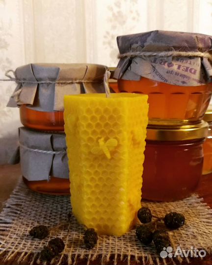 Медовая свеча из воска ручной работы