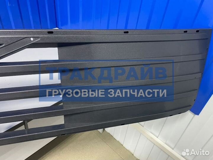 Решетка радиатора Вольво Фш верхняя