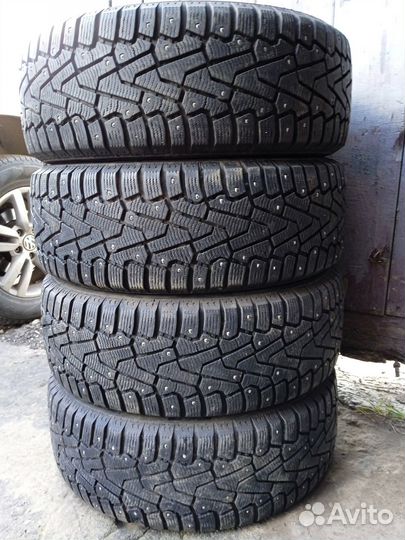 Pirelli Ice 225/65 R17