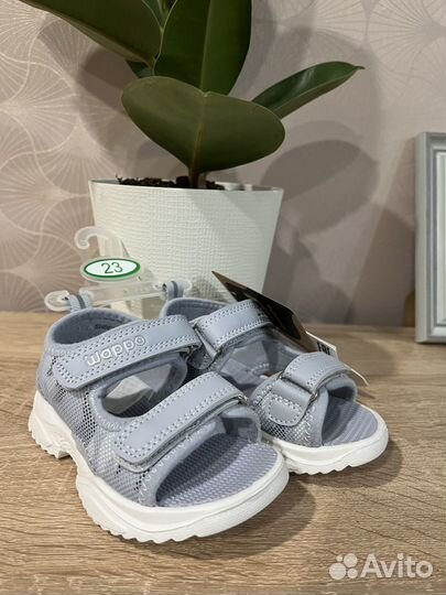 Сандалии детские 23 новые