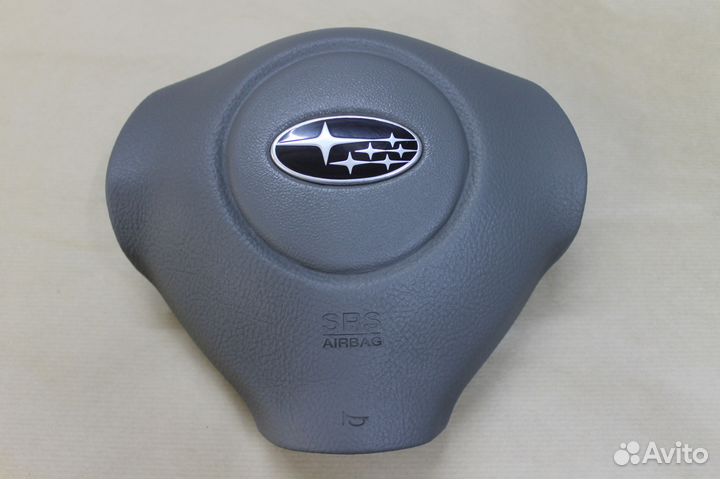 Рулевая накладка на Subaru Impreza (серый)