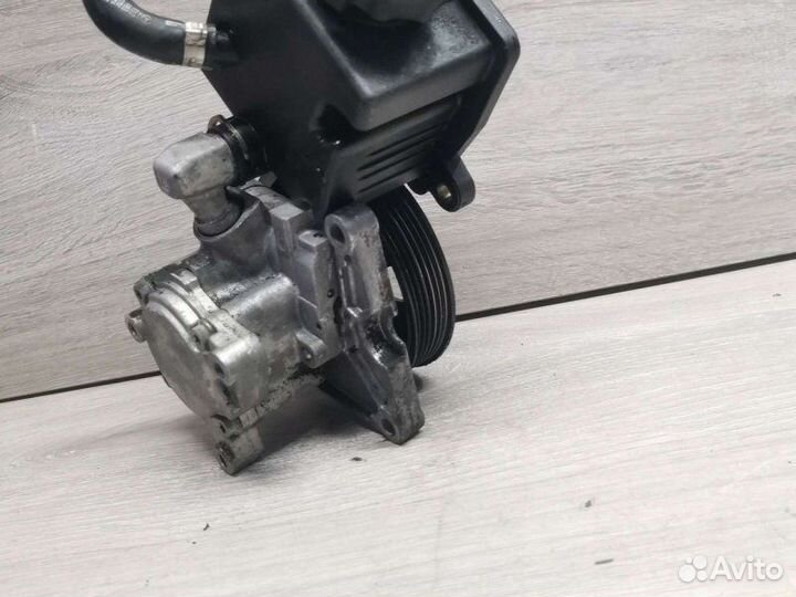 Насос гур Mercedes M112