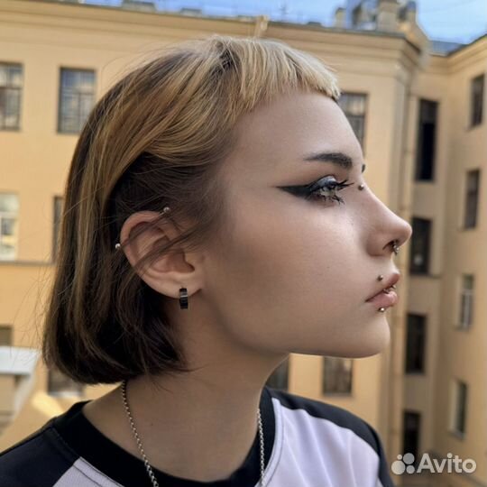 Любой пирсинг с украшением