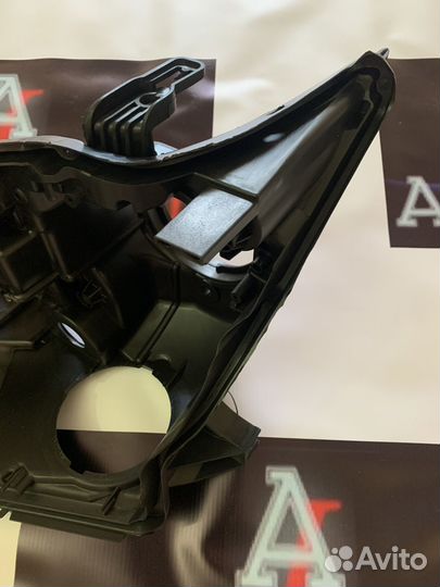 Корпус фары Lexus LX570 2012-2015 левый