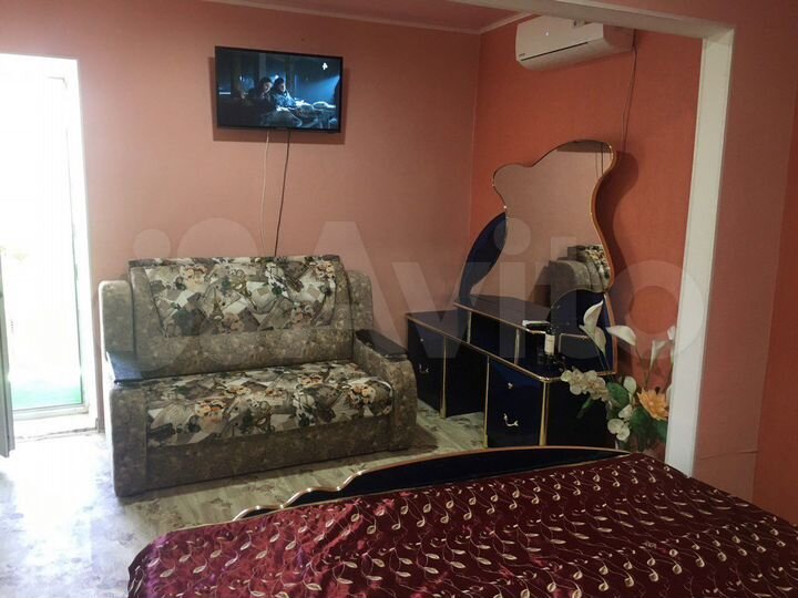 Комната 18 м² в 6-к., 1/2 эт.