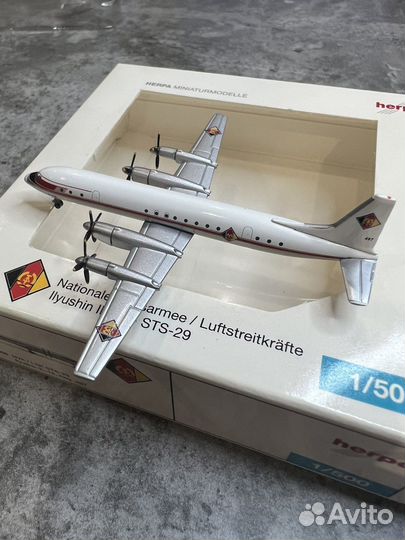 Модель самолета Ил-18 ввс гдр 1:500