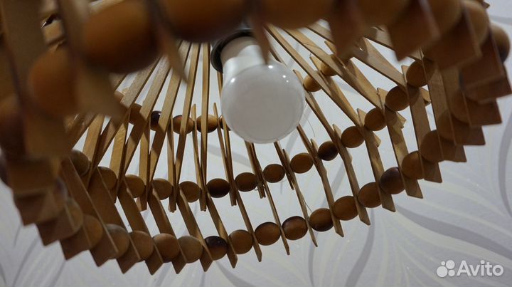Люстра деревянная
