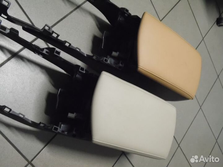 Подлокотник центральной консоли Лексус GS 350