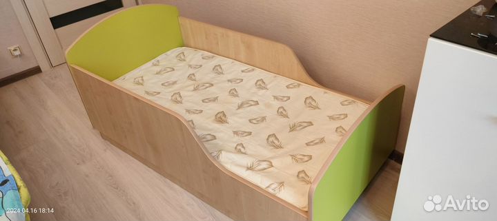Детская кровать с матрасом бу